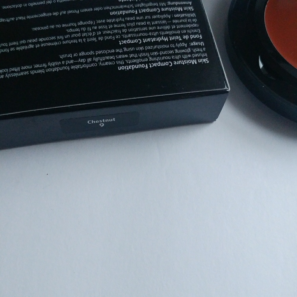 Bobbi Brown Skin Moisture Foundation Compact New - Picture 3 of 4